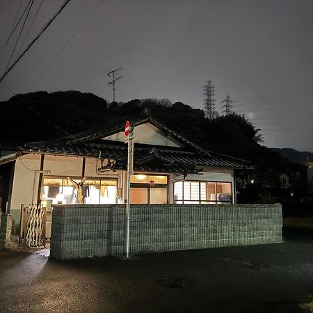 Wholeearth Ryokan Hiroshima Eksteriør billede