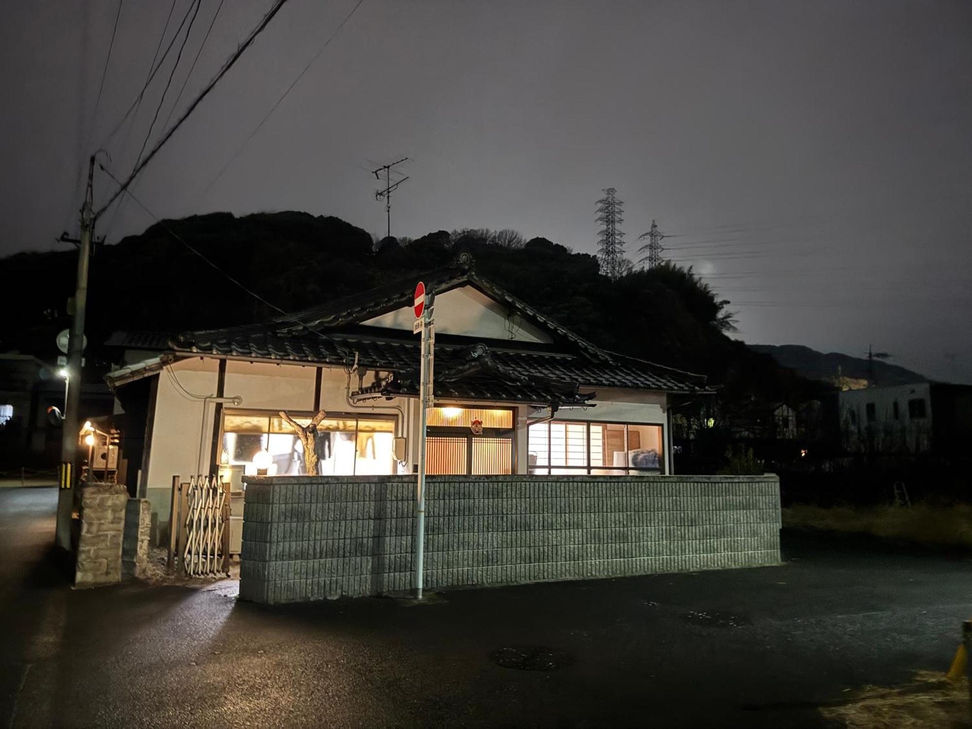 Wholeearth Ryokan Hiroshima Eksteriør billede