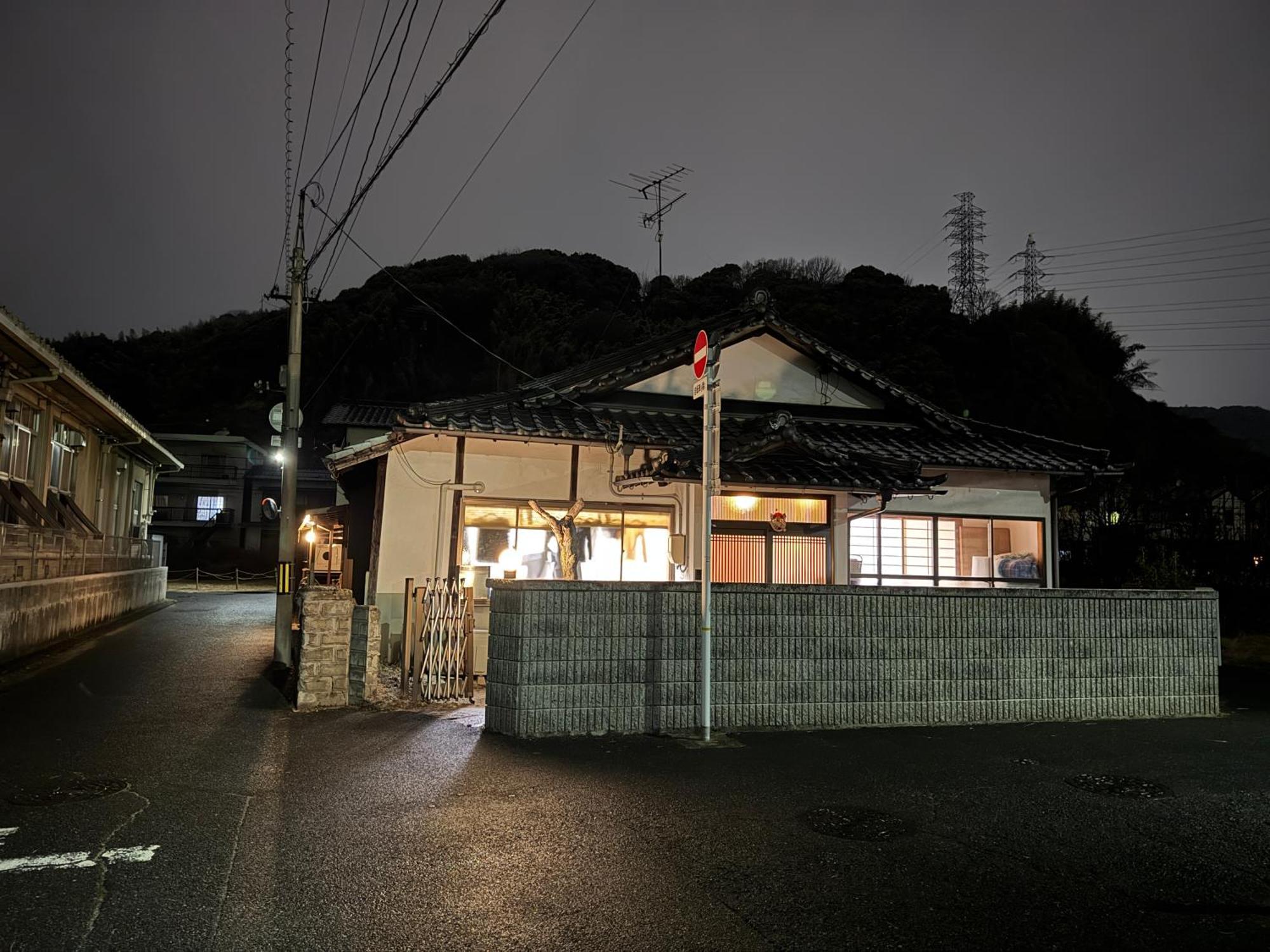 Wholeearth Ryokan Hiroshima Eksteriør billede